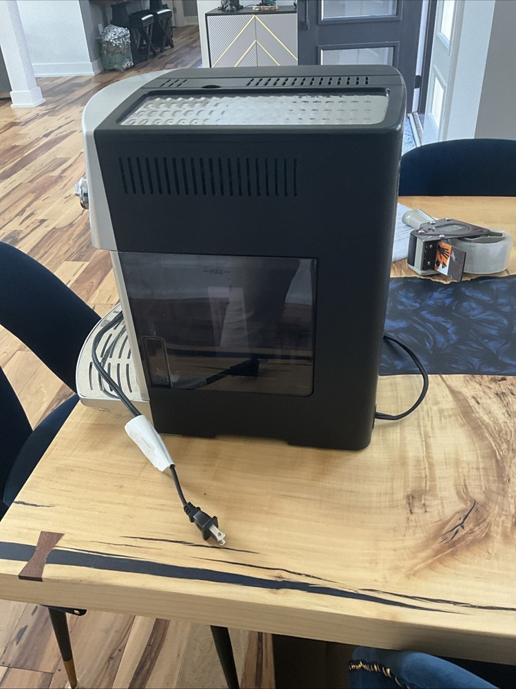 De'Longhi Magnifica In Great Shape Need Water Pump