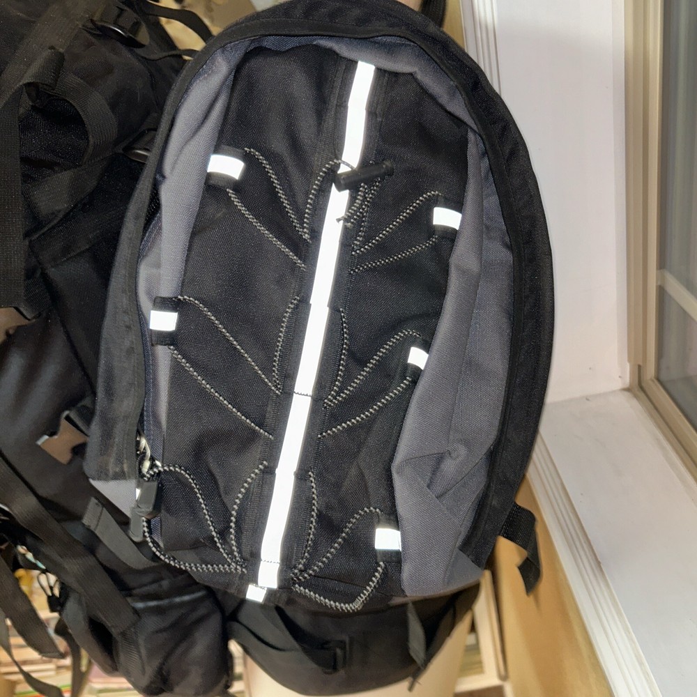 Outlander Extreme 80 Internal Frame Backpack W Attached Day Pack GUC