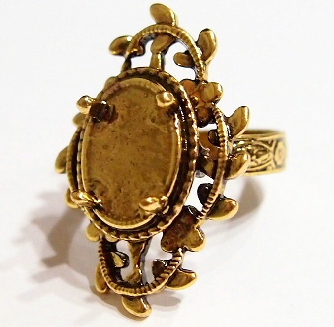 6 - 18x13mm Antique Gold Victorian Deco Loop & Leaves Adjustable Ring Settings