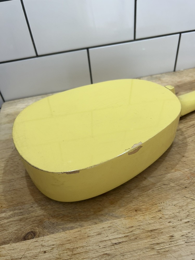 SpongeBob SquarePants Nickelodeon Ukulele - Pineapple Shaped - used