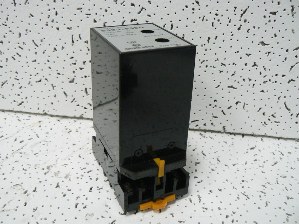 ORIENTAL MOTOR SS32-SSSD MOTOR SPEED CONTROL + SOCKET