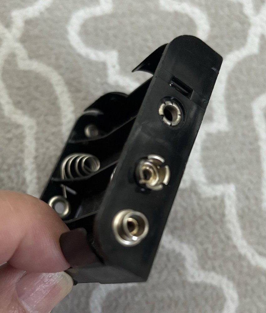 Four AA Battery Holder DIY Projects With 9V Connector Output