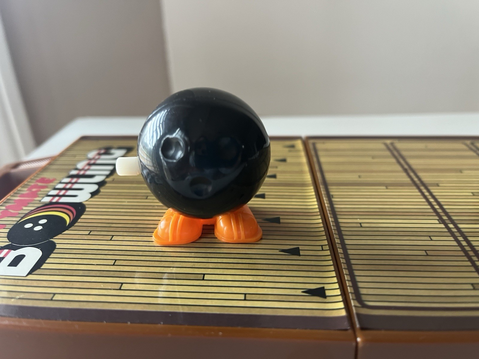 1980 Tomy PARTYMATE Strolling BOWLING Game Working Original Wind-Up Bowling Ball