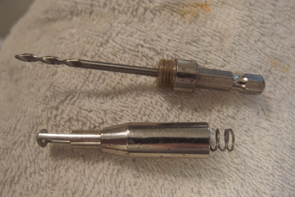 7/64" spring cover drill bit,1/4" drive driver tool,1/2" deep holes drilled