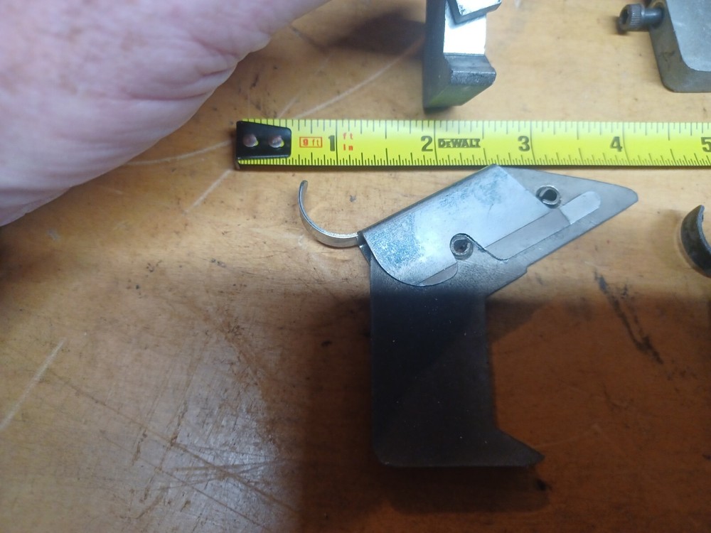 Razor slitter Holders. Fore fine narrow web slitting Lott.