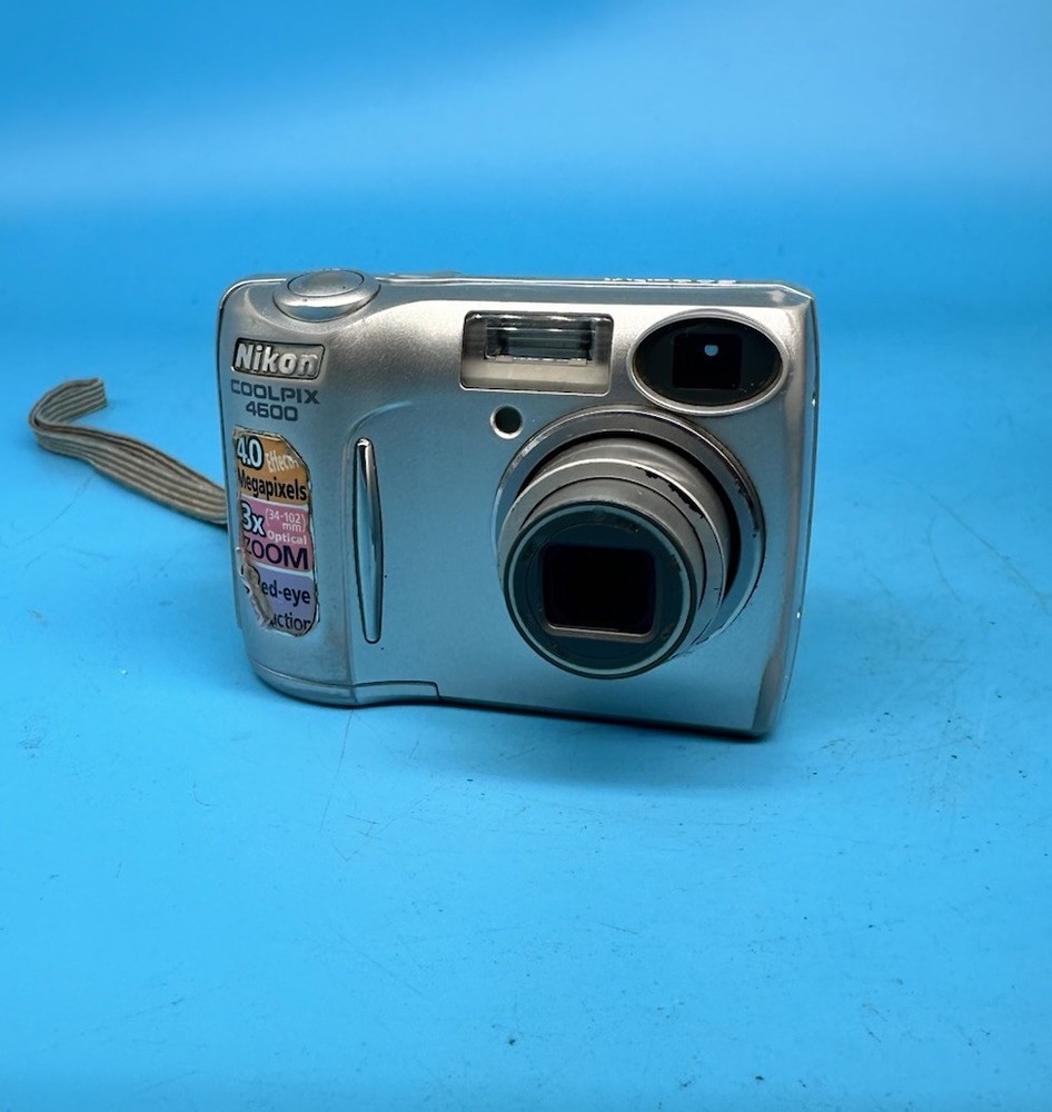 Nikon Digital Camera Coolpix 4600 4.0MP Silver Tested *Read*