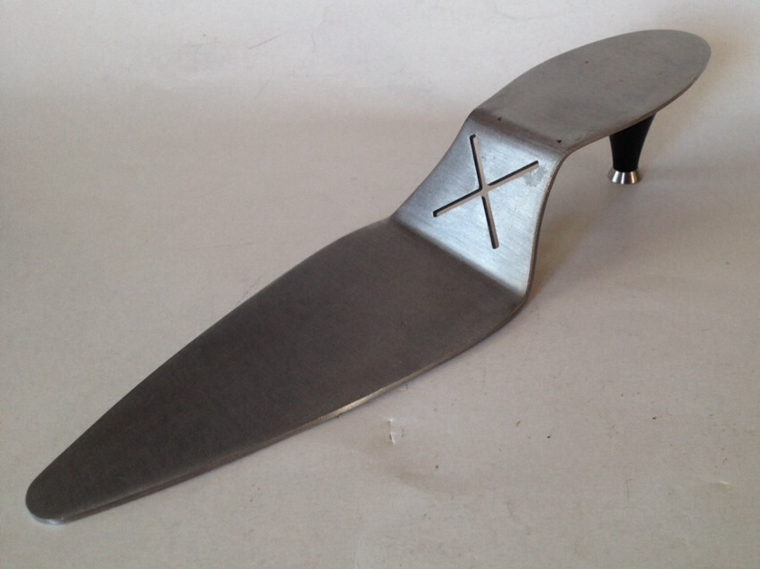 Cake Server Shapped . Sassy!