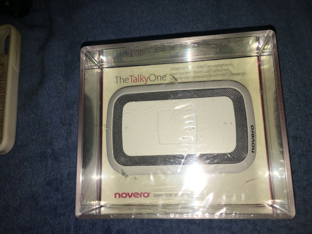 Novero universal bluetooth speaker