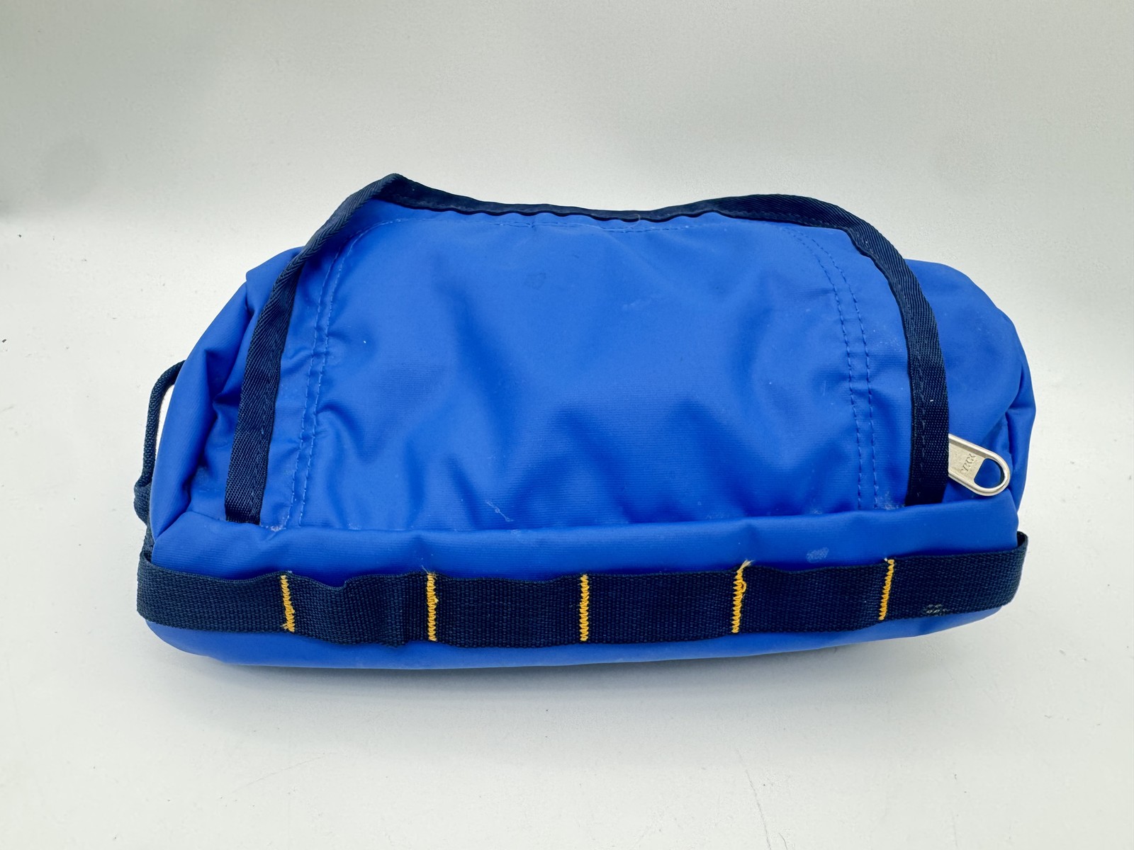 The North Face Base Camp Toiletry Travel Bag Blue Hanging Dopp Kit T118/T518