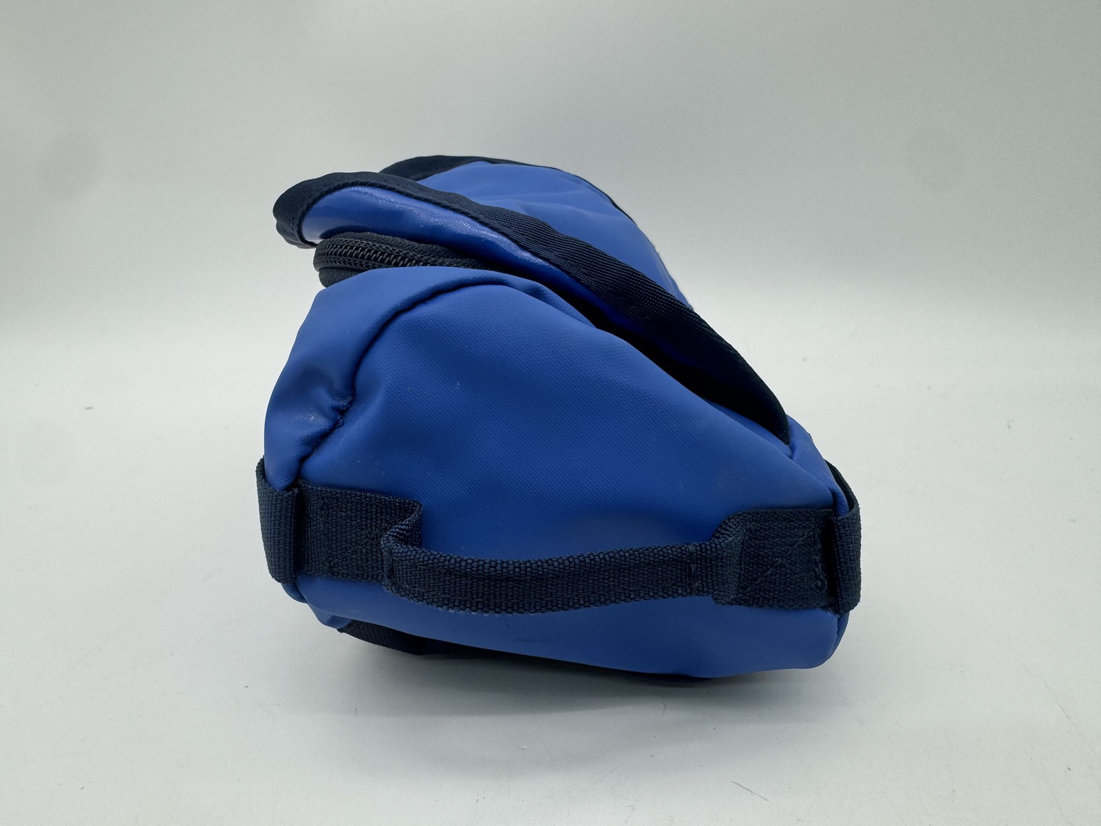 The North Face Base Camp Toiletry Travel Bag Blue Hanging Dopp Kit T118/T518