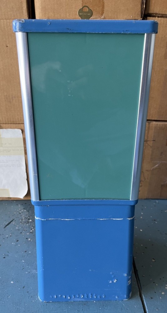 ASTRO GUMBALL MACHINE With Lock And Key