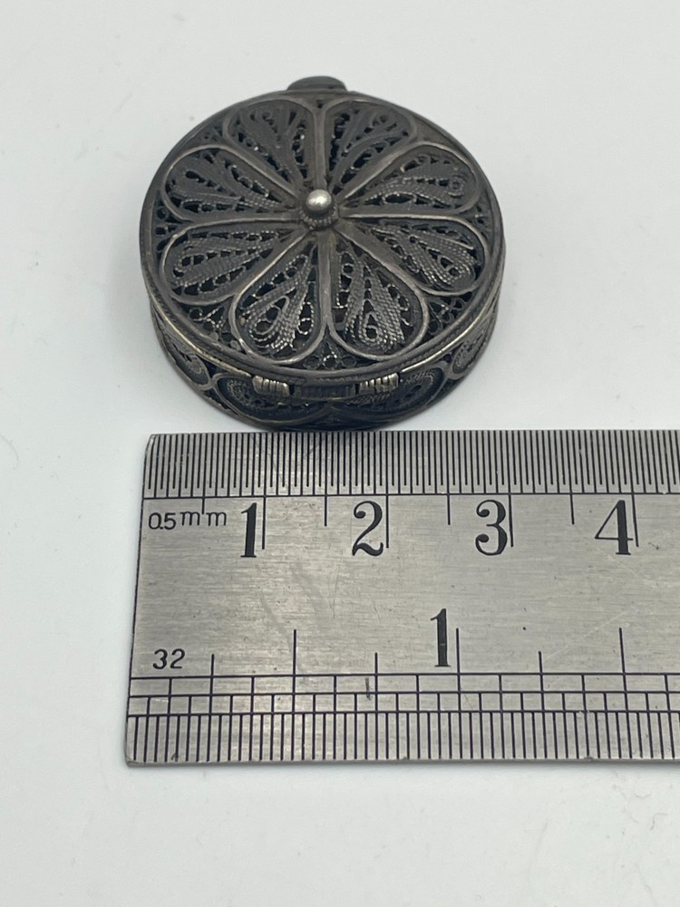 ANTIQUE SILVER FILIGREE round shape BOX compact pill Box