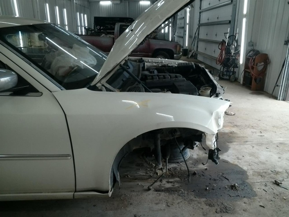 300 2010 High Mounted Stop Light 104795734