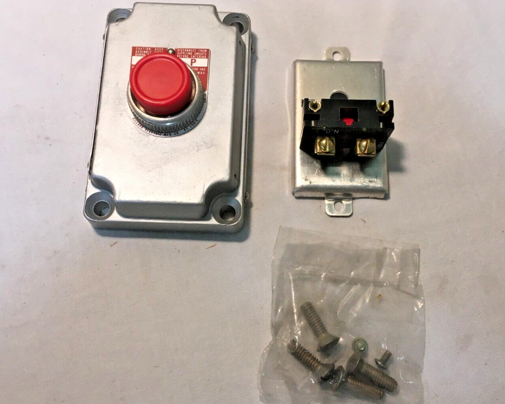 Killark XCS-OB2 Single Pushbutton Cover Assembly with Device Hazardous Locations
