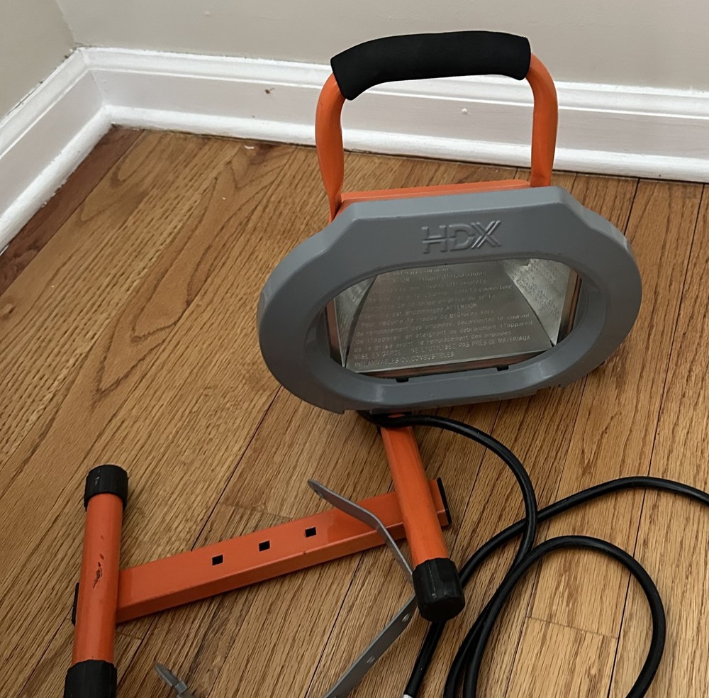 HDX 500-Watt Portable Halogen Work Light Mod. 509953 - READ ISSUES