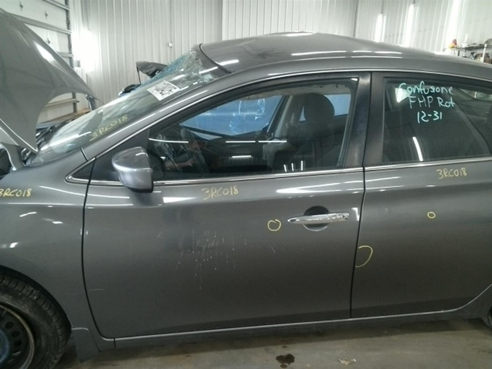 Driver Left Front Spindle/Knuckle Fits 11-25 LEAF 104814740