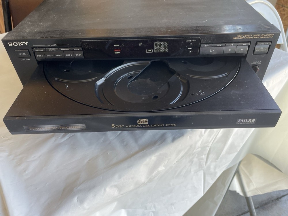 Sony 5 Disk Auto Loading System CD Player. CDP-C625. High Density. Remote