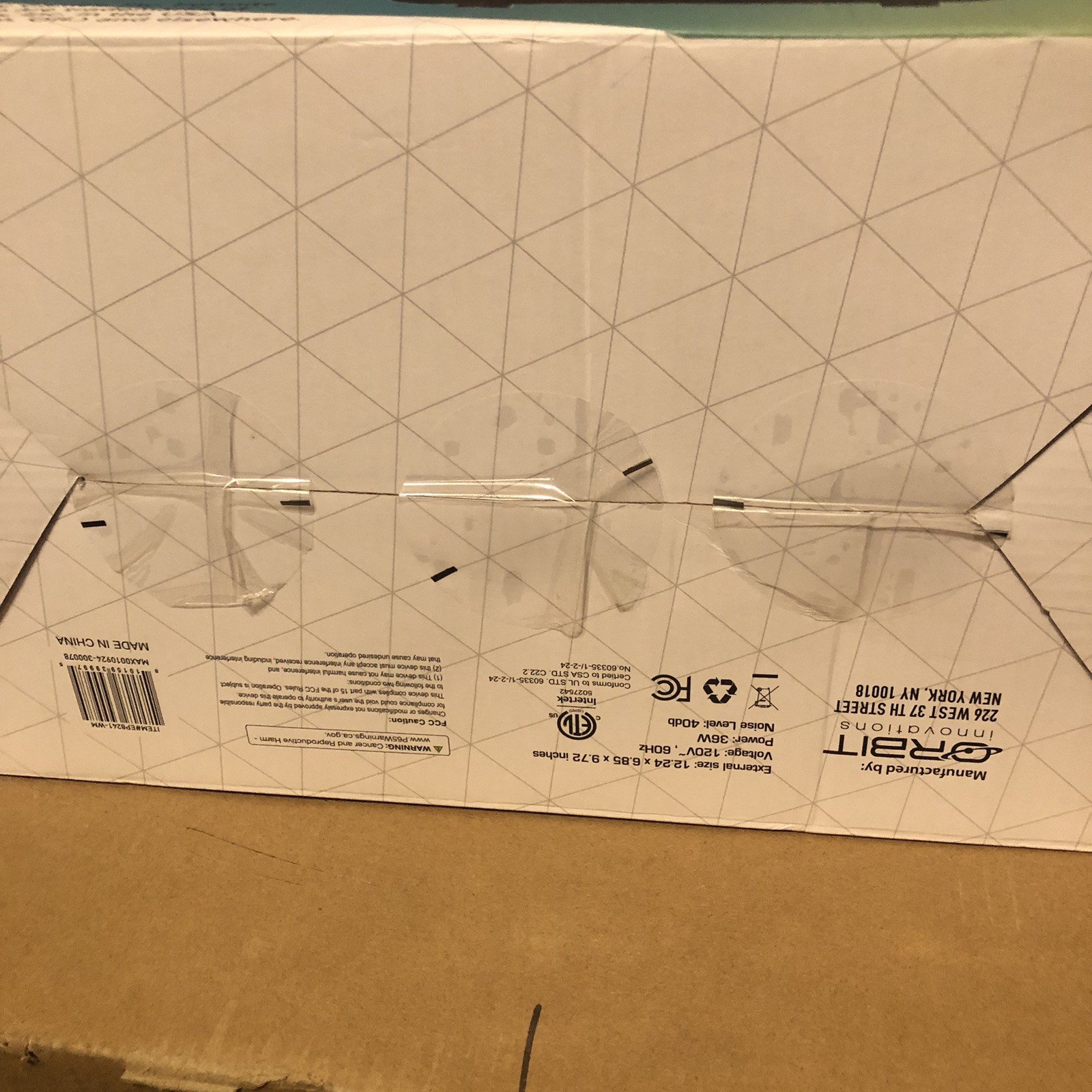 Fortnite 9-Can Mini Fridge Thermoelectric Cooling, Collector Edition, Peely