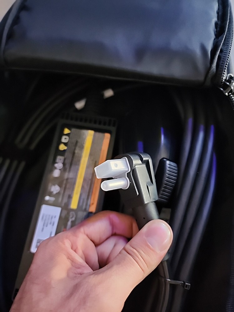 Chrysler Phev Charger With Bag (Used)