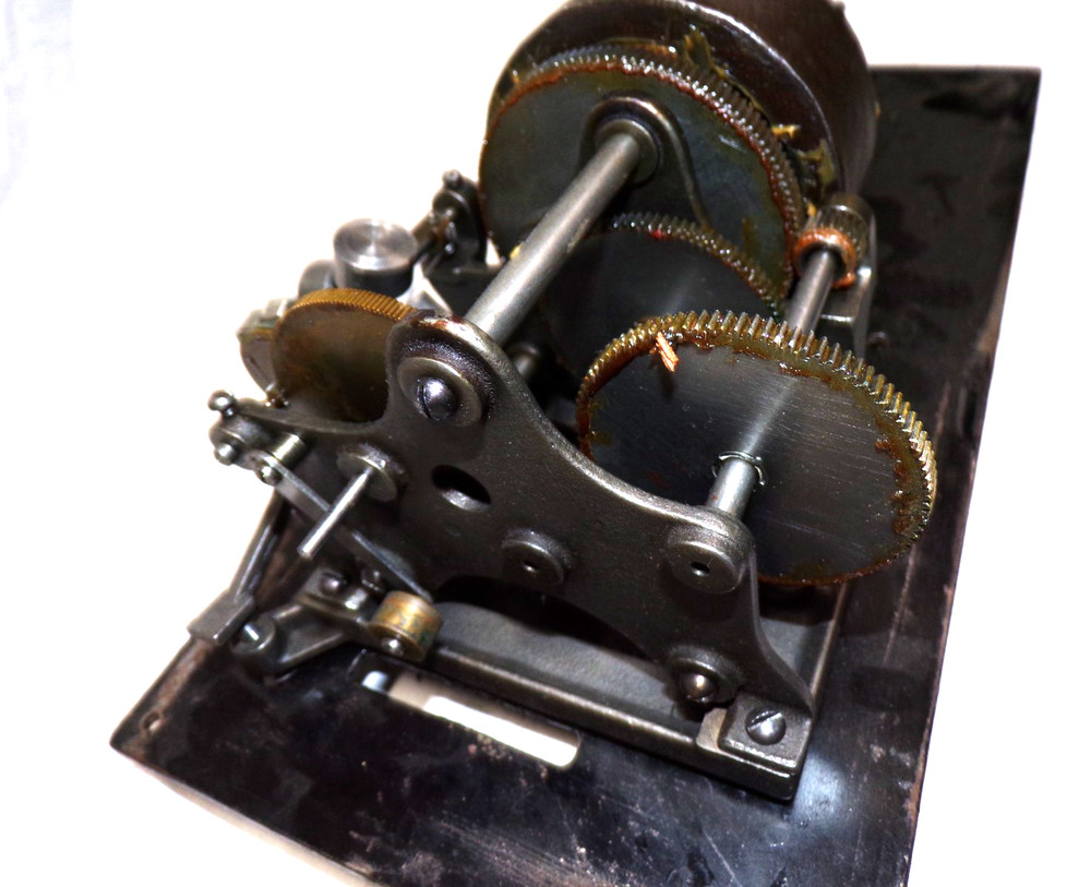 EDISON SUITCASE HOME MODEL A PHONOGRAPH BEDPLATE + MOTOR
