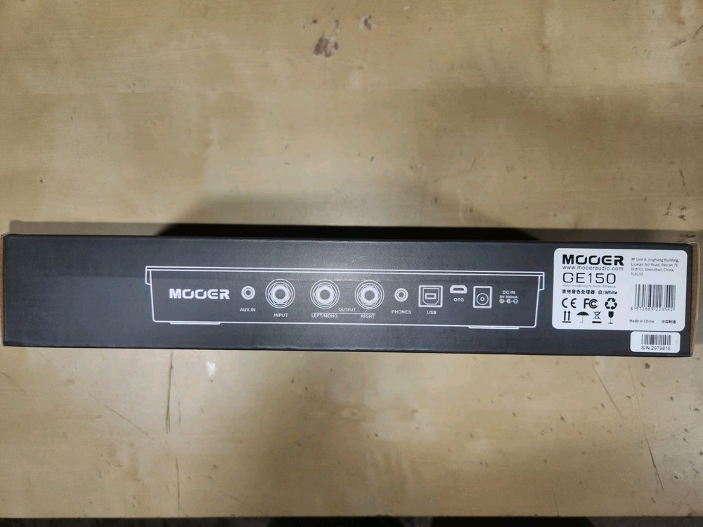 Mooer GE150 Multi-FX Modelling Pedal/ white