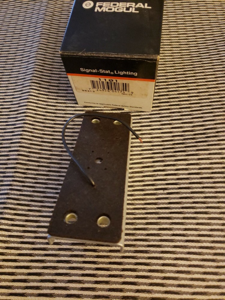 Vintage Signal Stat 1101 The Guardian Rectangular Marker Light