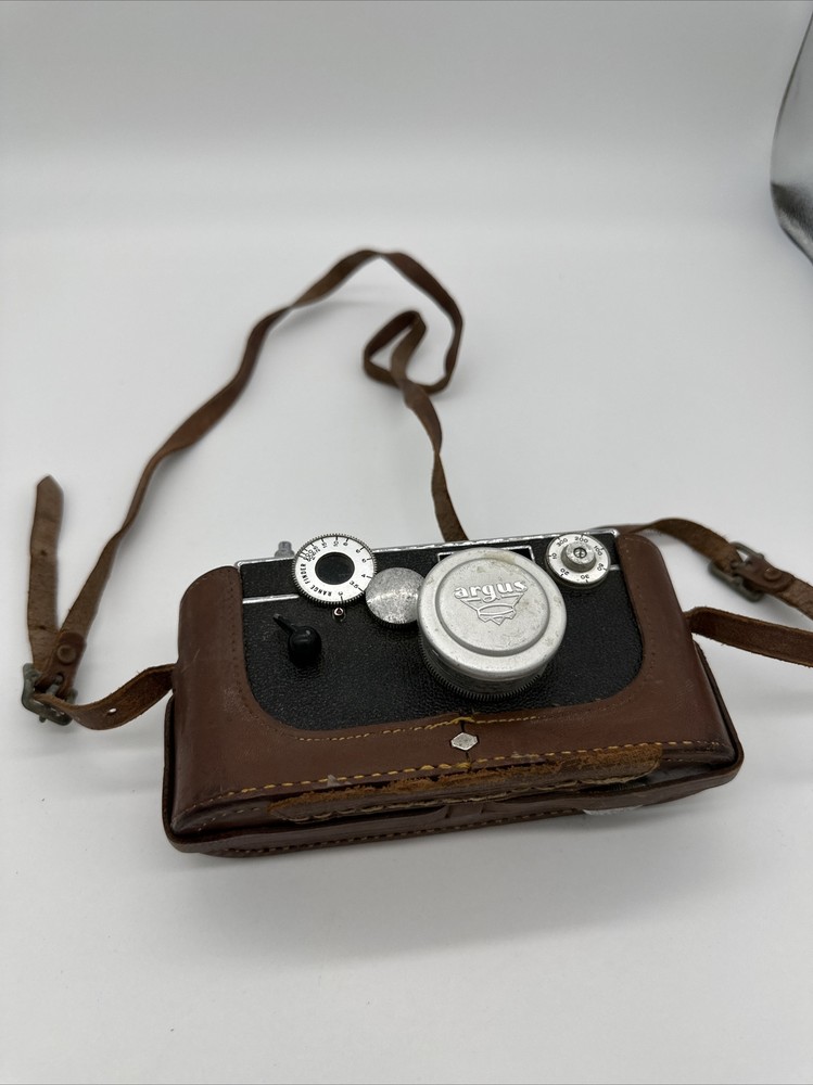 Vintage Argus C3 Range Finder 35mm Camera (unknown Condition)