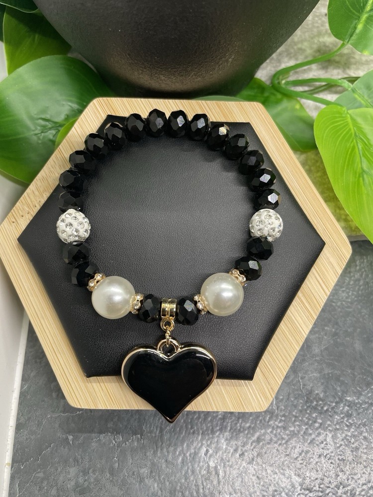 Handmade Beaded Stackable 7” Plus Stretch Bracelet New Heart Pendant B4105