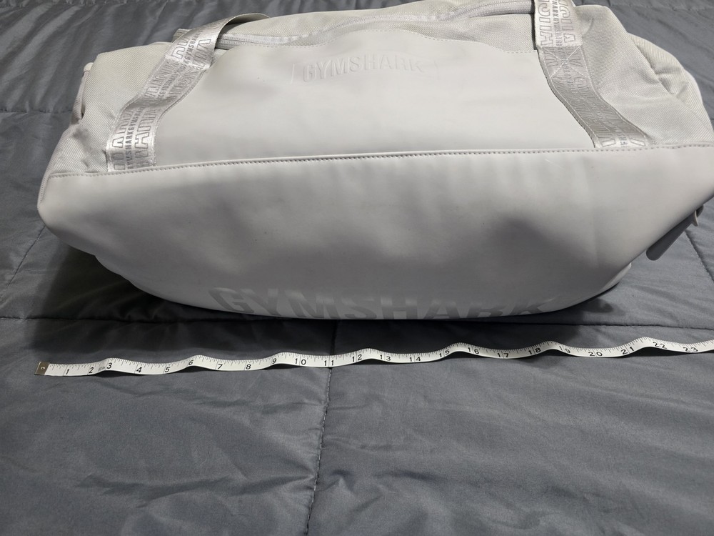 Gymshark Medium Gray Grip Gym Bag Adjustable Strap Zip Closure 3 Pockets