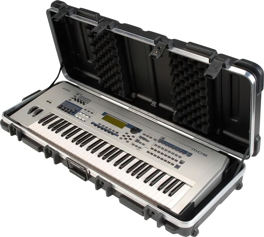 SKB ATA 61-Note Keyboard Case with Wheels, TSA Locking, Trigger Latch -OPEN BOX
