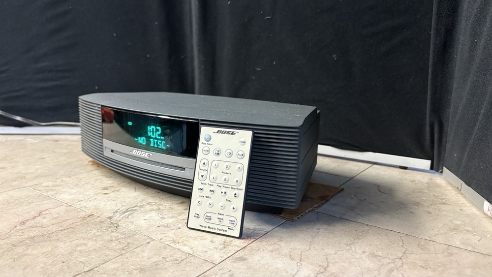 Bose AWRCC1 Wave Music System & Remote* Nice!*