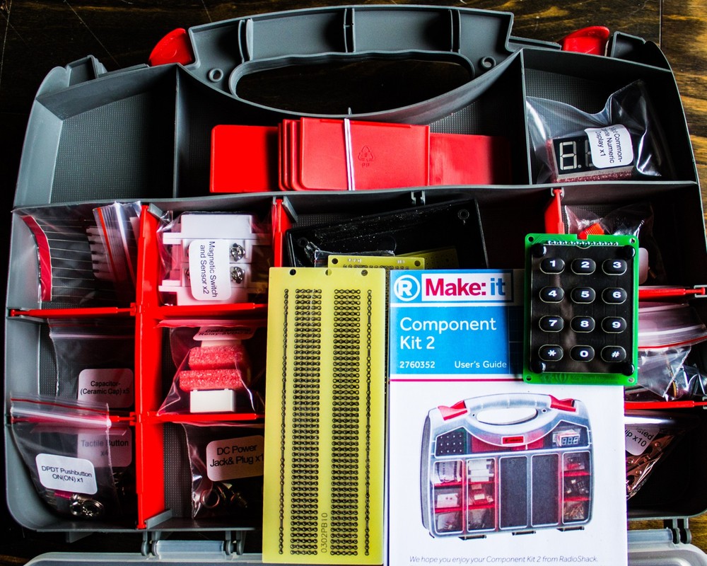 NEW MAKE: IT ELECTRONICS EDUCATIONAL COMPONENT KIT 2- 2nd Edition-by RADIOSHACK