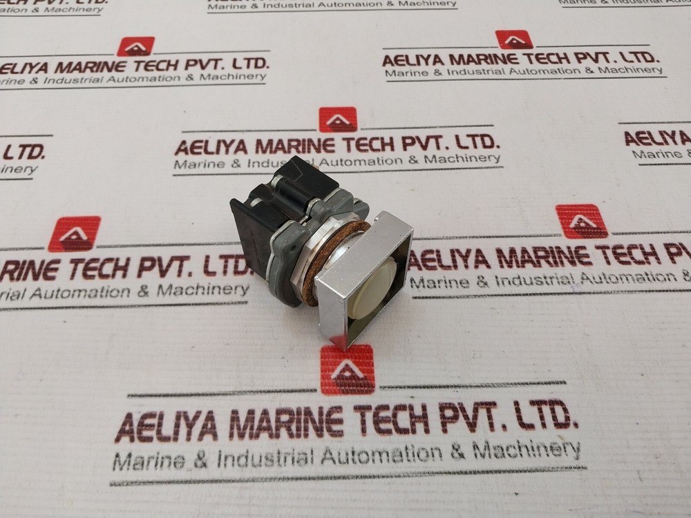 Cutler-Hammer 0277 Push Button Indicating Light