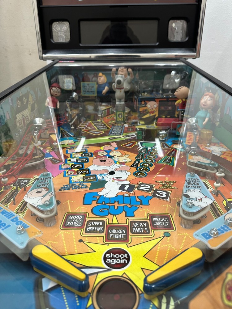 Family Guy Pinball Machine - Stern
