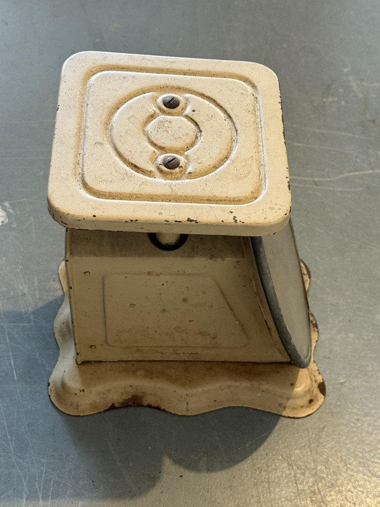 Vintage Home Utility Kitchen Scale