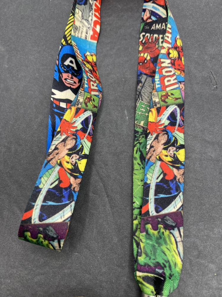 Funko POP! Pins - DC Comics The Flash Marvel Lanyard and Deadpool pin