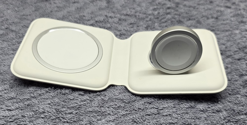 Apple White MagSafe Smart Watch Charger