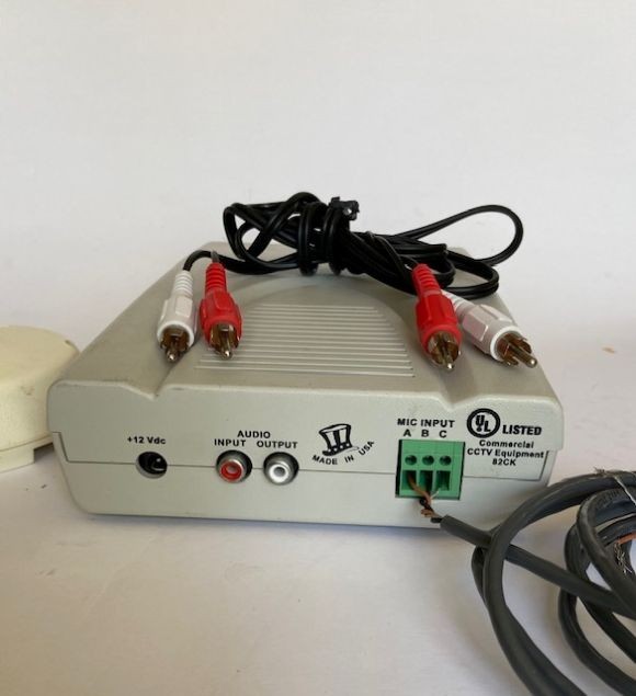 LOUROE ELECTRONICS APR-1 Audio Single Zone Base Station with accessories