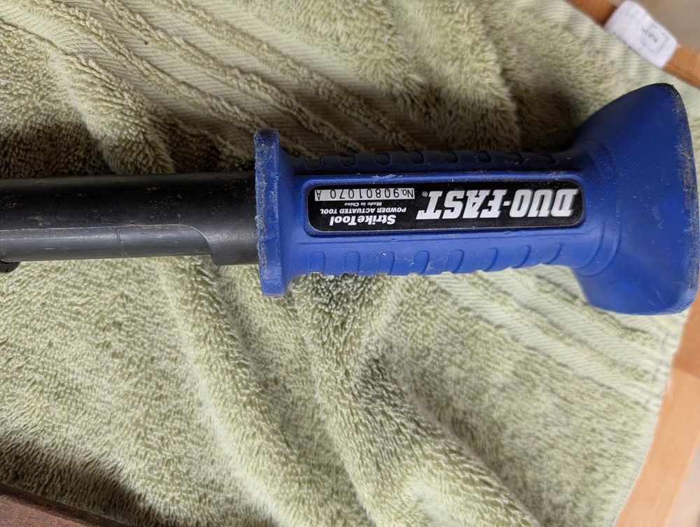 DUO-FAST STRIKE POWER ACTUATED TOOL - USED