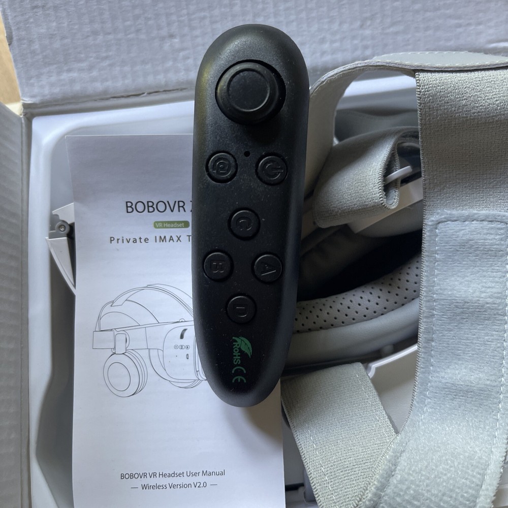 BOBOVR Z6 Foldable/Wireless VR Headset. White