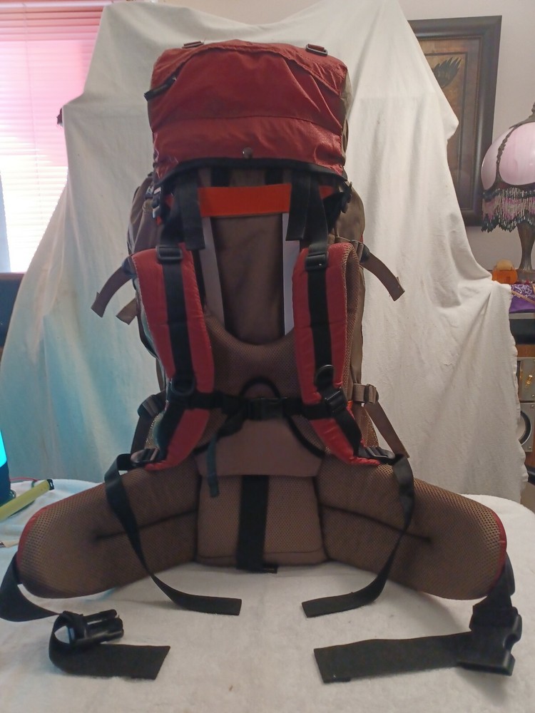 Field & Stream 1871 Large Internal Frame Backpack Camping Hiking Trail W/ Cover