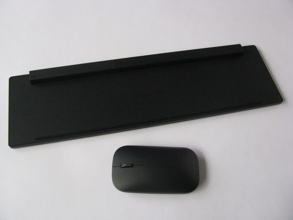 Microsoft Designer Wireless Bluetooth Desktop Keyboard and Mouse Set 1679 & 1678