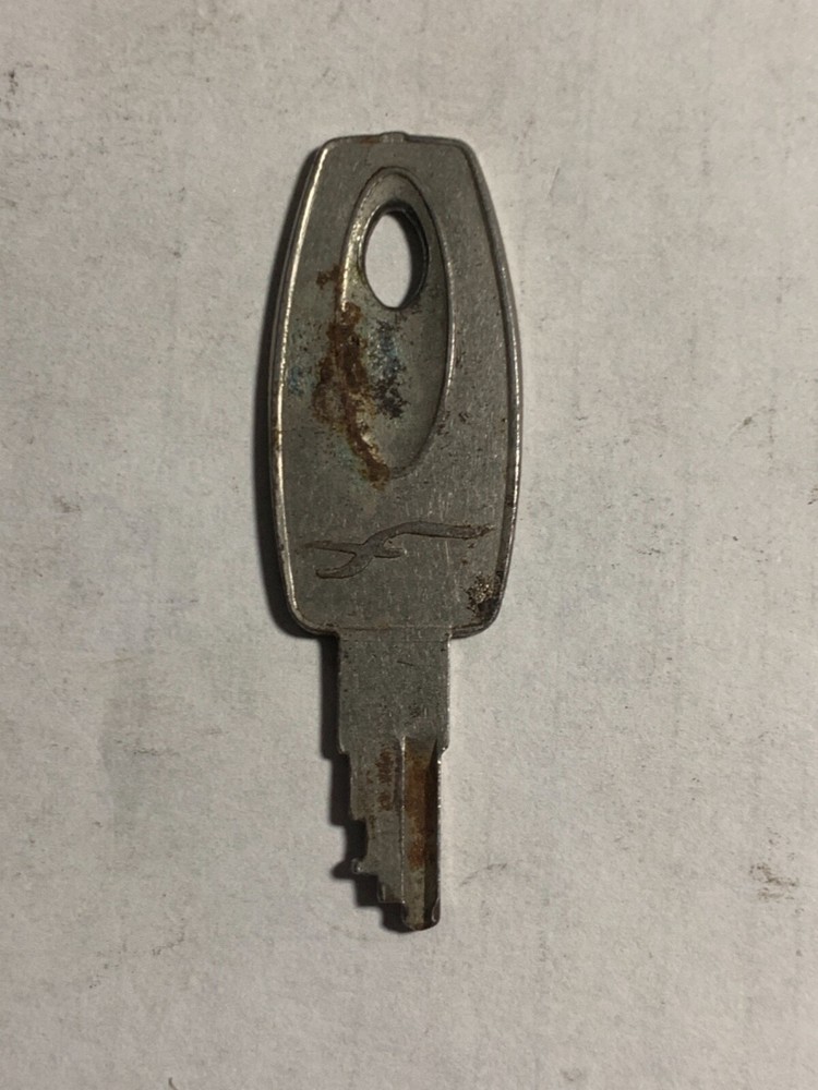 Starflite Luggage Key VINTAGE