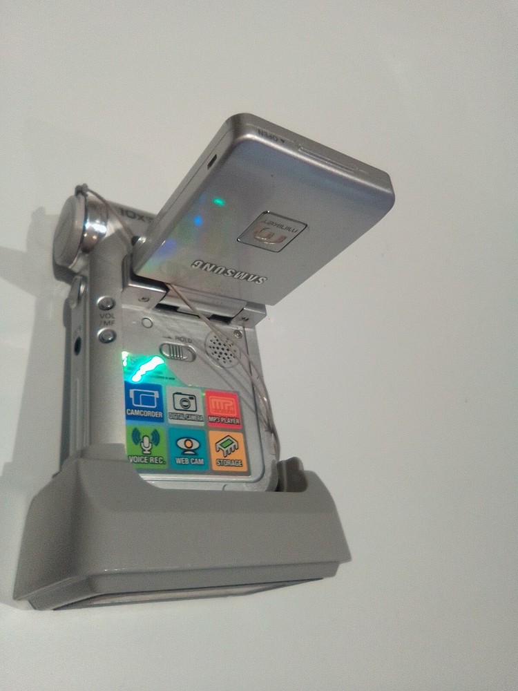 Samsung Digital Camcorder VP-M110