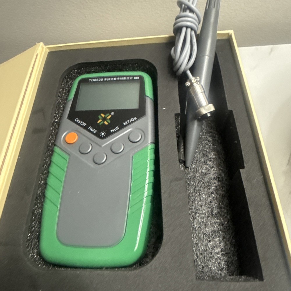 Digital Portable Gauss Meter with Display Class 5 Accuracy Range 200mt/2000mt