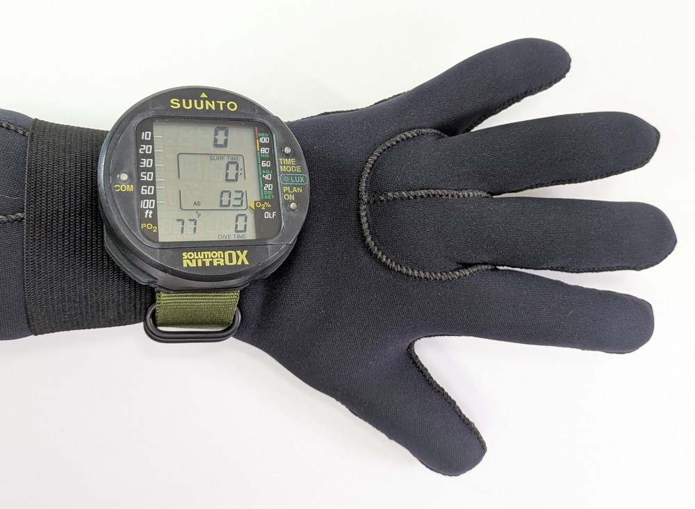 Suunto Solution Nitros Scuba Dive Wrist Backlit Computer NEW Strap #5800