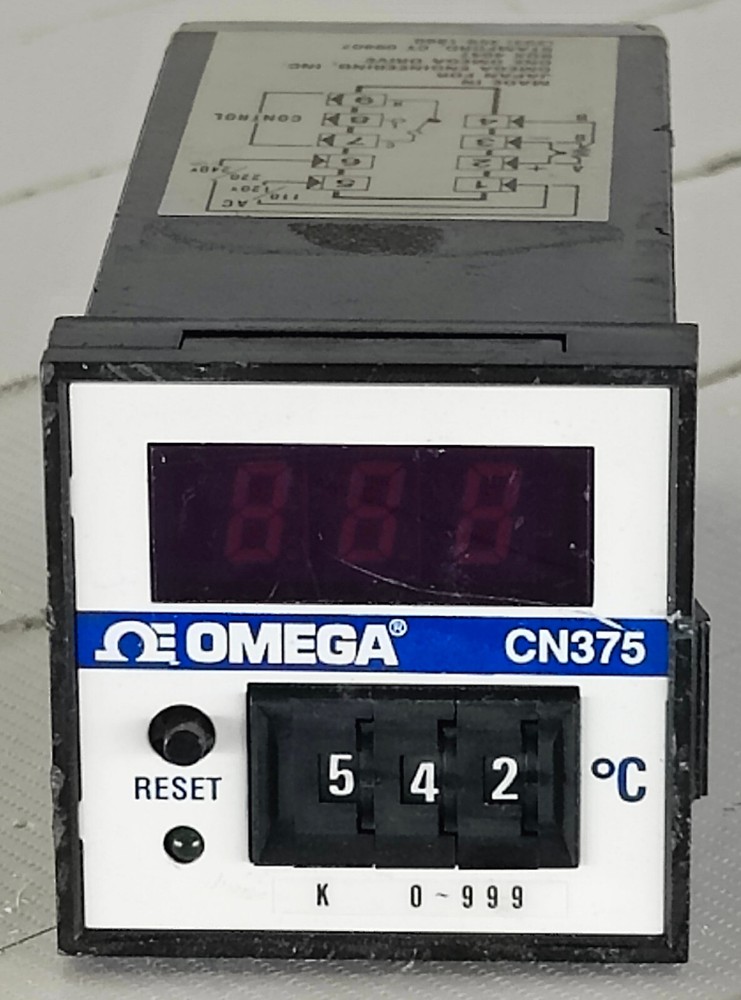 Omega CN375 Digital Temperature Controller 0-999 Degrees Celsius