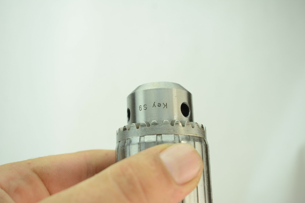 Rohm Key Type Drill Chuck 5/8"-16 NC Thread, 1/16" - 1/2" Clamping range THD