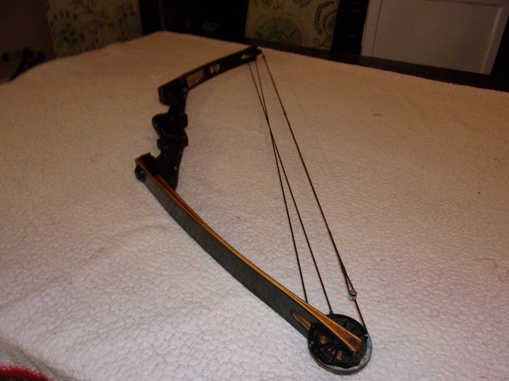 Vintage Darton Archery SL 50M Compound Bow