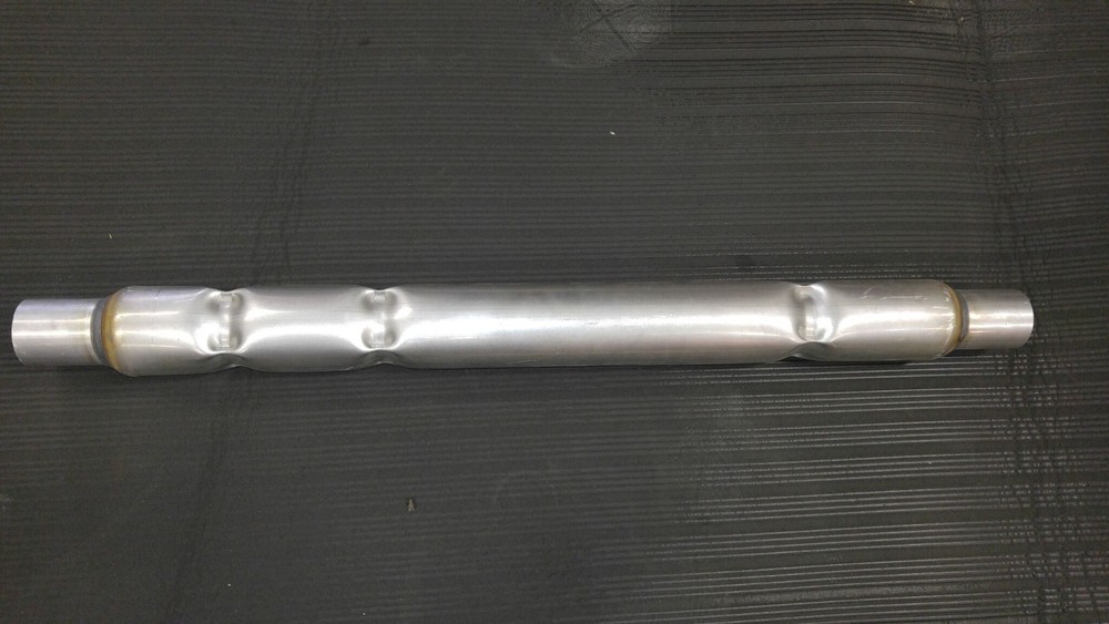 24" Chambered Muffler 2.5" High Performance